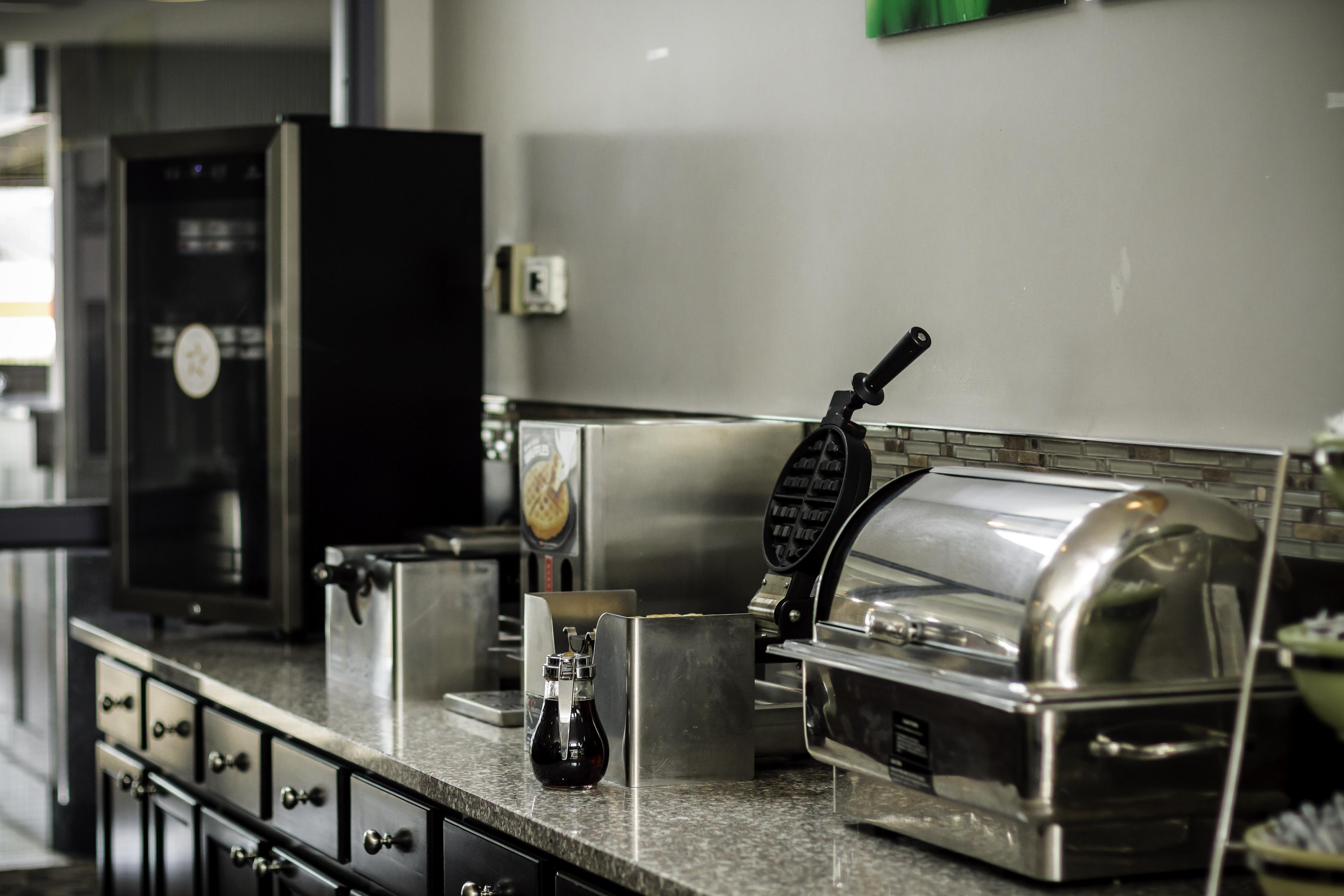 Quality Inn Kamloops Bagian luar foto