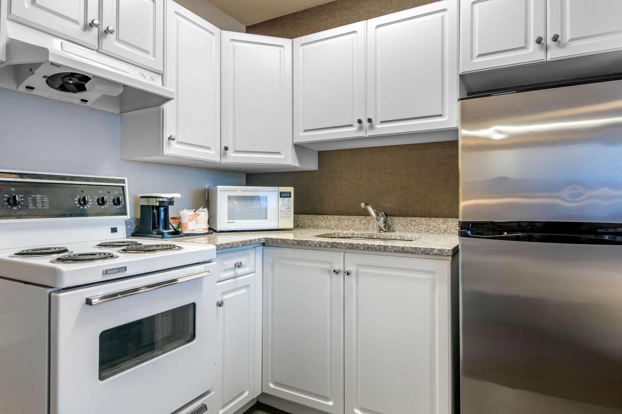 Quality Inn Kamloops Bagian luar foto
