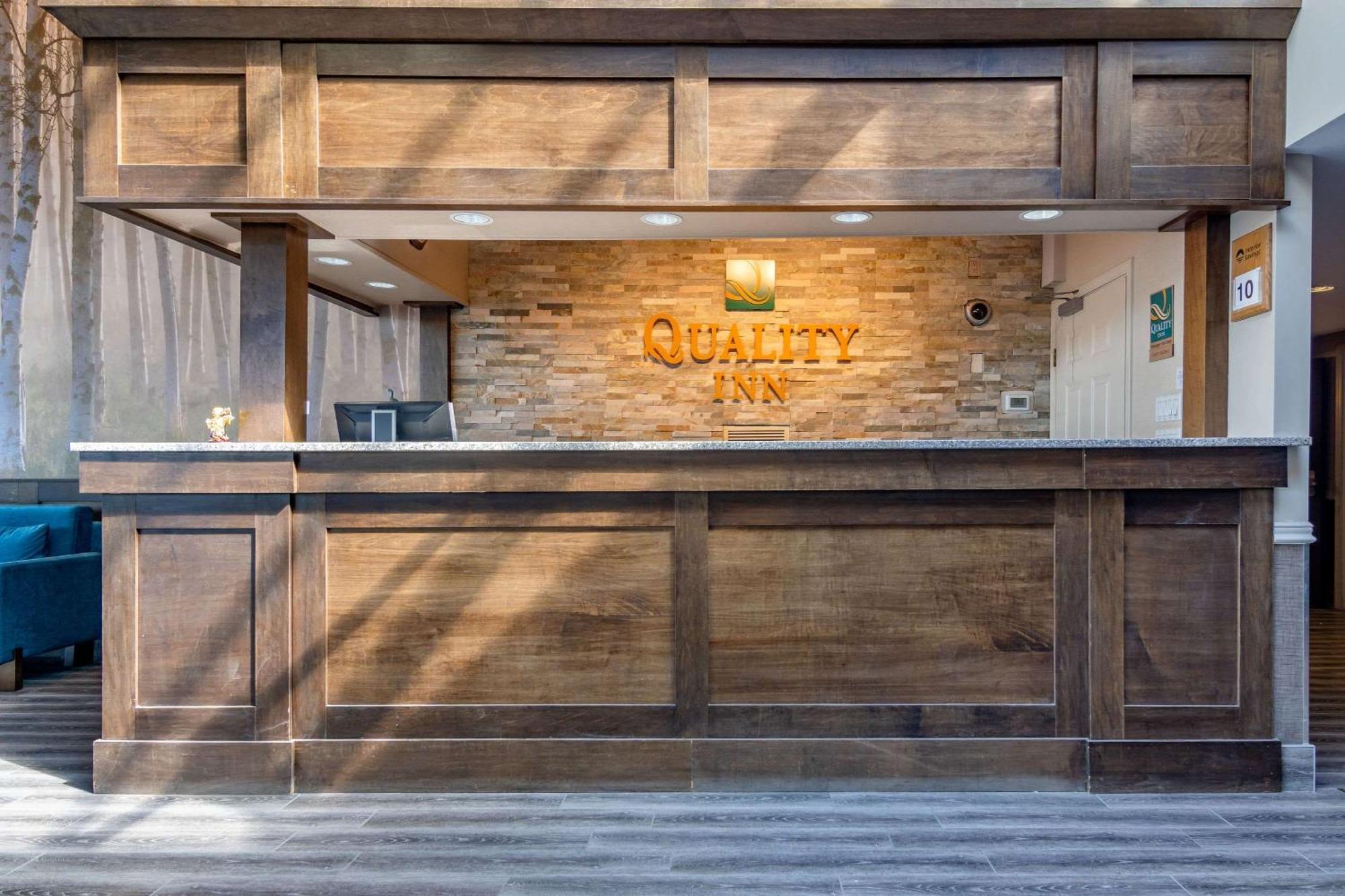 Quality Inn Kamloops Bagian luar foto