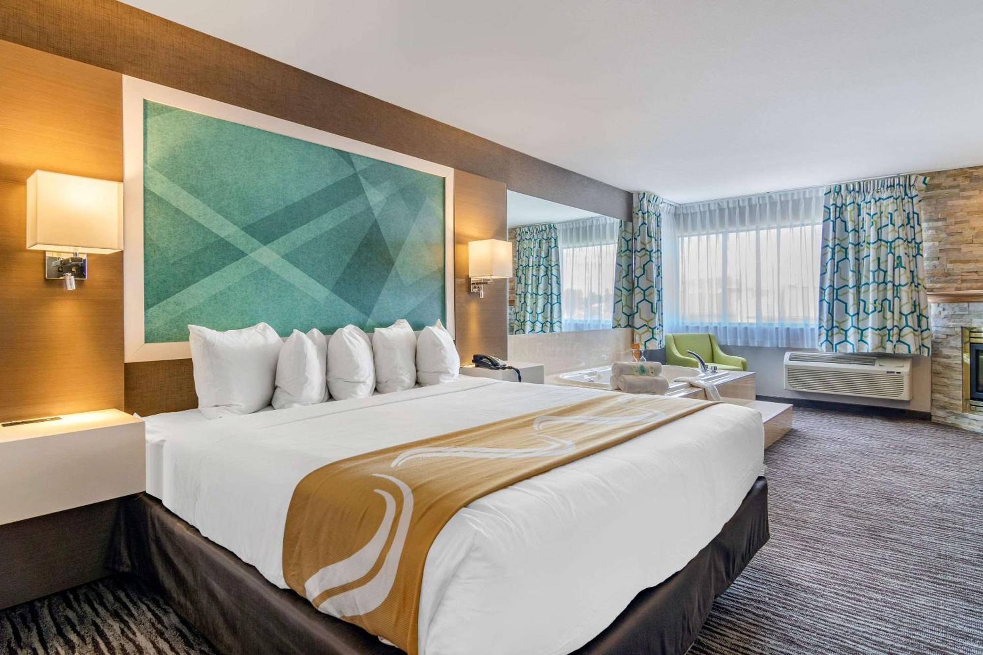 Quality Inn Kamloops Bagian luar foto