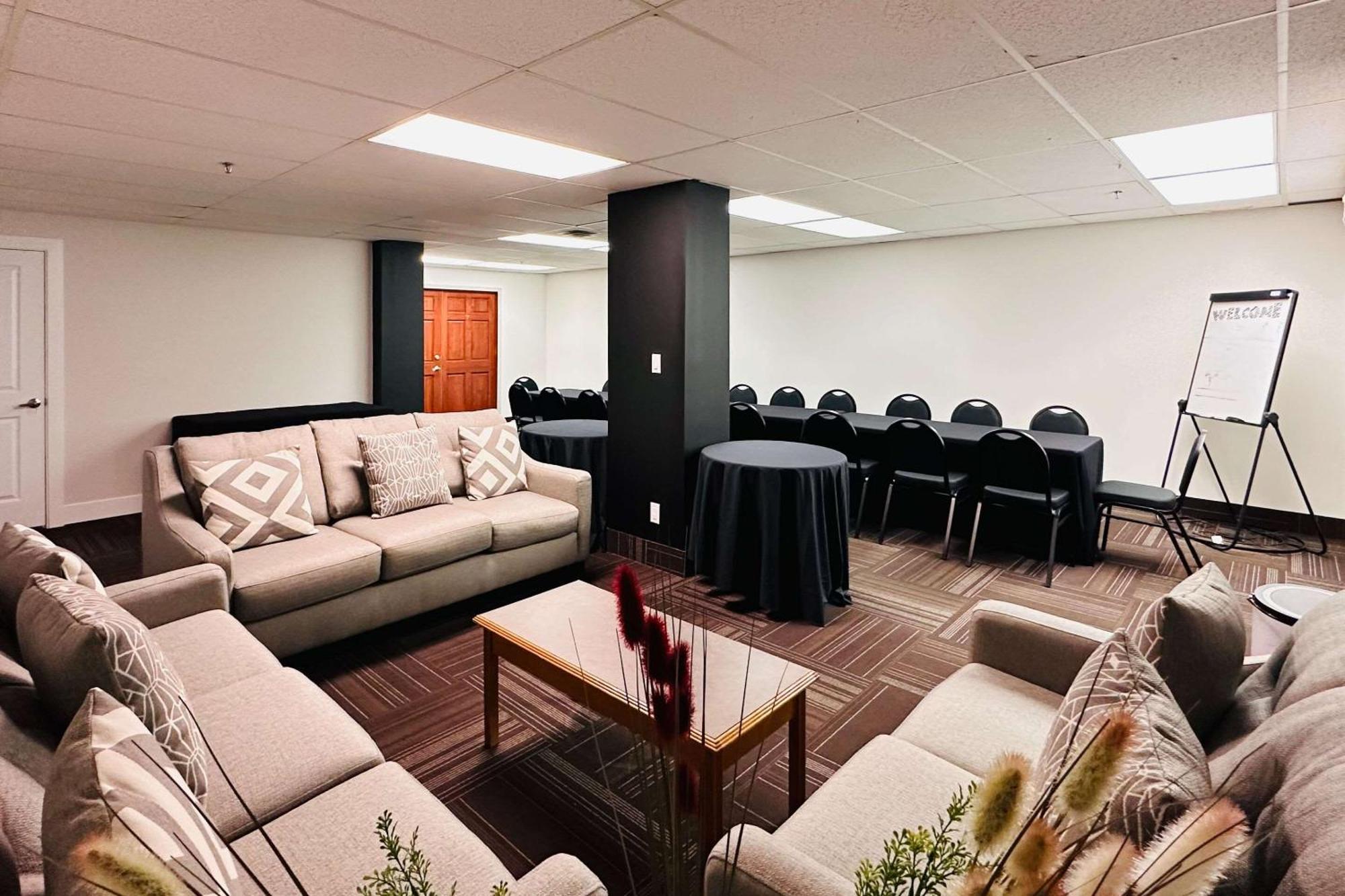 Quality Inn Kamloops Bagian luar foto
