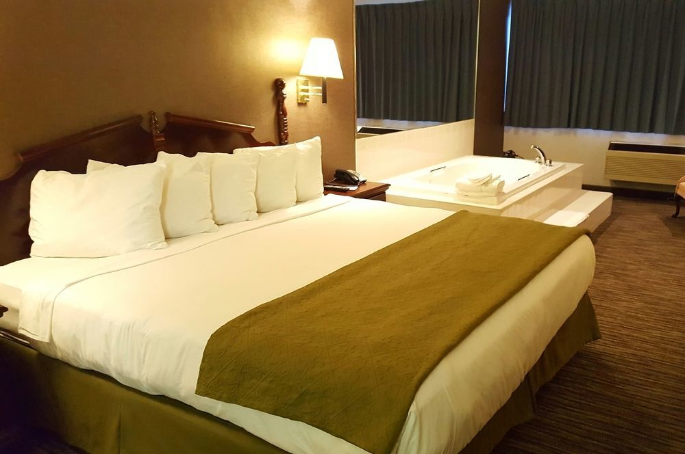 Quality Inn Kamloops Bagian luar foto